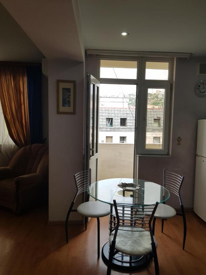 Apartment-14 In The Center Of Erywań Zewnętrze zdjęcie